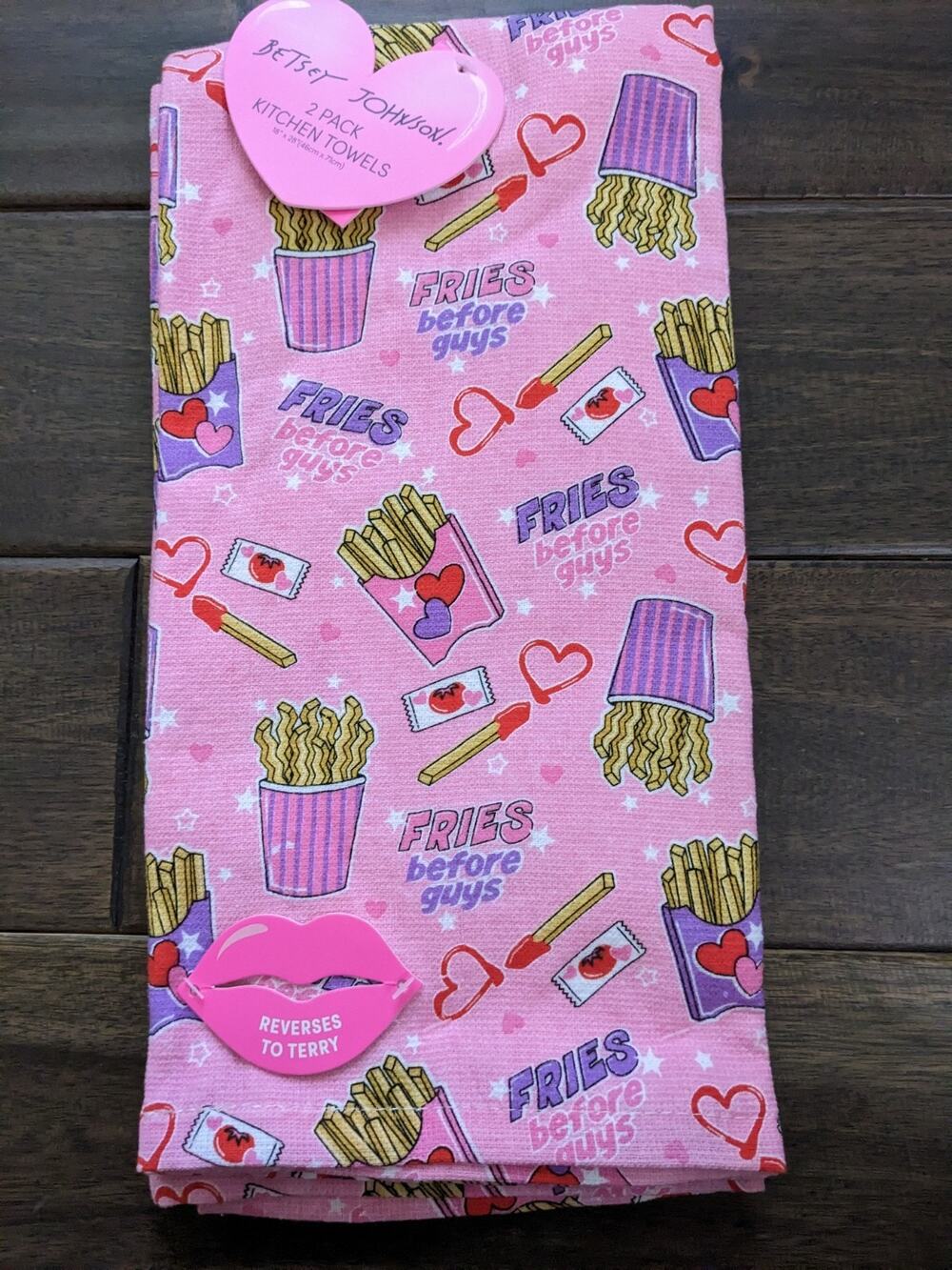 NEW Betsey Johnson Set 2 Pk 18x28" Kitchen Towels Fries Before Guys Heart Hearts